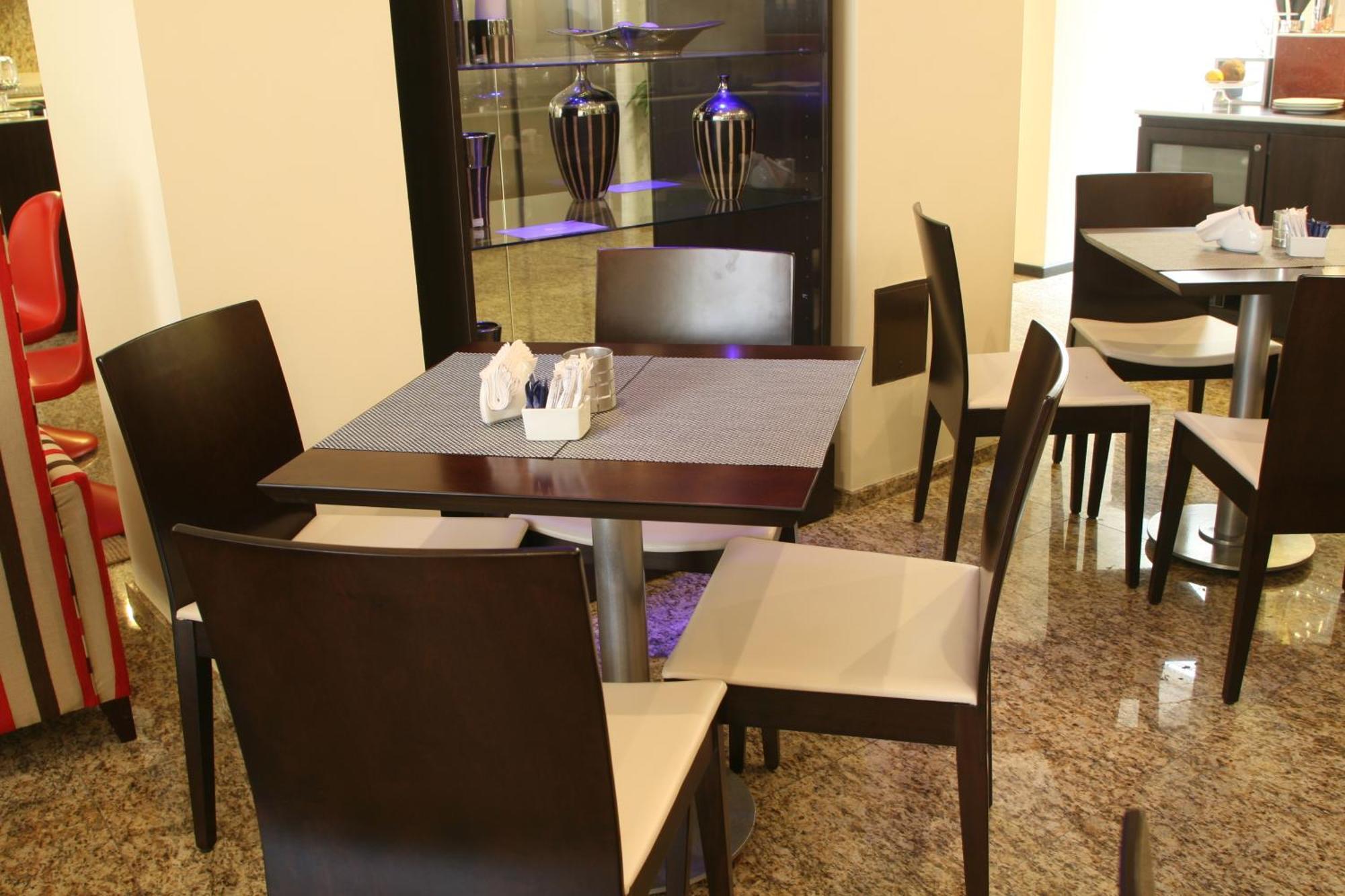 Zoom Apartments Hotel Córdoba Buitenkant foto